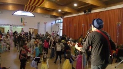 Esclanyà celebra un Carnaval ple de música, disfresses i diversió