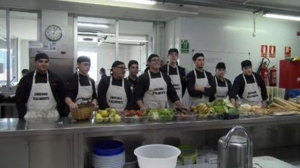 Alumnes de l'INS Baix Empordà participen en el concurs Enrenou d'aliments