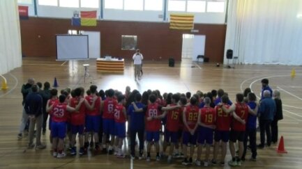 Begur presenta els equips de bàsquet amb balls i concursos