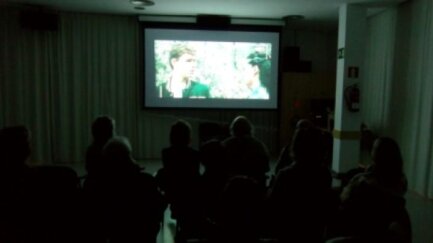 El Casal de gent gran de Sant Antoni ja té equip de cinema