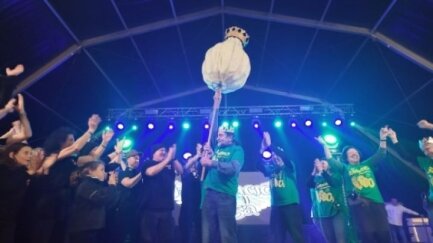 Els Esventats obtenen la 'Bomba' que els acredita com a Carnestoltes a Sant Feliu 2025