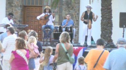 Els ritmes cubans contagien el centre de Calonge