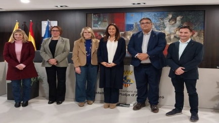 Esther Niubó visita l'INS Ridaura per conèixer el protocol de prevenció de l'assetjament