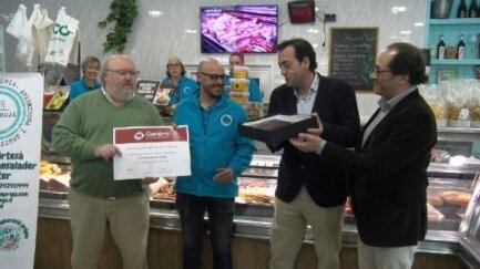 La Cambra de Comerç de Palamós reconeix la Carnisseria Prujà pels seus 55 anys