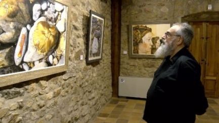 L'artista local Carles Piqueras mostra 'Dibuix-Aro' al Castell de Benedormiens