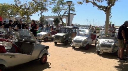 Palamós s'omple de vehicles dels anys 50 i 60