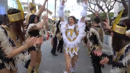 Platja d'Aro llueix la Rua d'Exhibició amb la participació de 8 colles