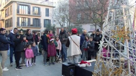 Un centenar de persones participen en la gimcana El Joc del Tió