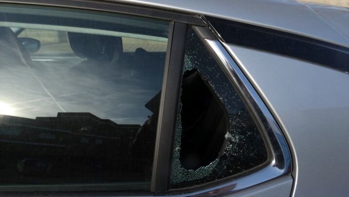 Detenen un home a Sant Feliu de Guíxols per robar a l’interior de divuit vehicles aparcats