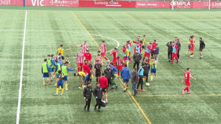 El Palamós CF cau contra la UE Vic tot i el doblet de Mercader